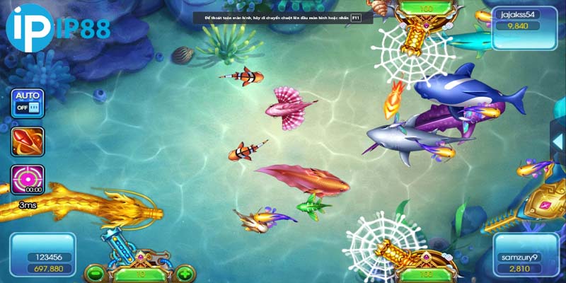 Xả đạn ngay khi thấy sinh vật biển